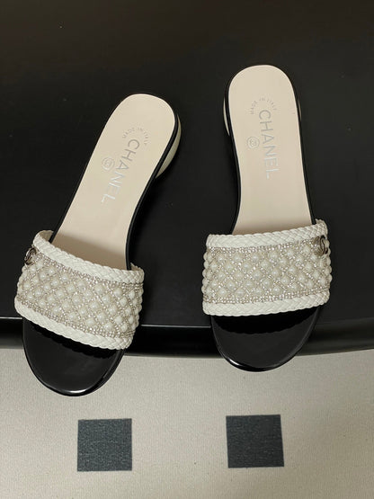 CC 2026 Pearl Flats Sandals Rhinestones Woven Sheepskin
