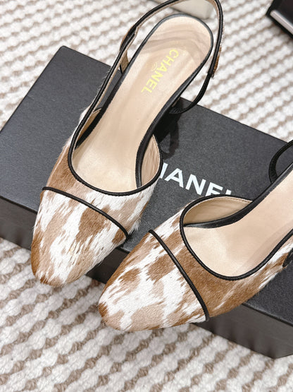 CC 26s Slingback 65 Beige White Leopard Leather 652655