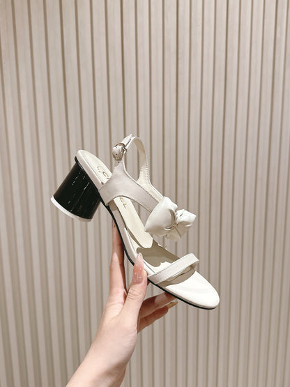 CC 26s Bow Sandals 55 White Cowhide 658465