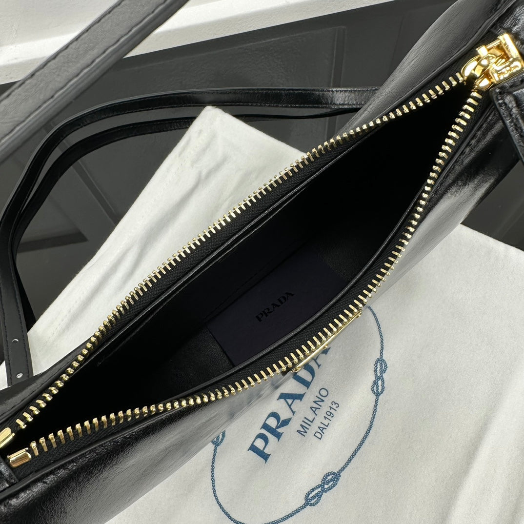 Prada 2026 Arque Shoulder Bag 22.5cm Patent Calfskin
