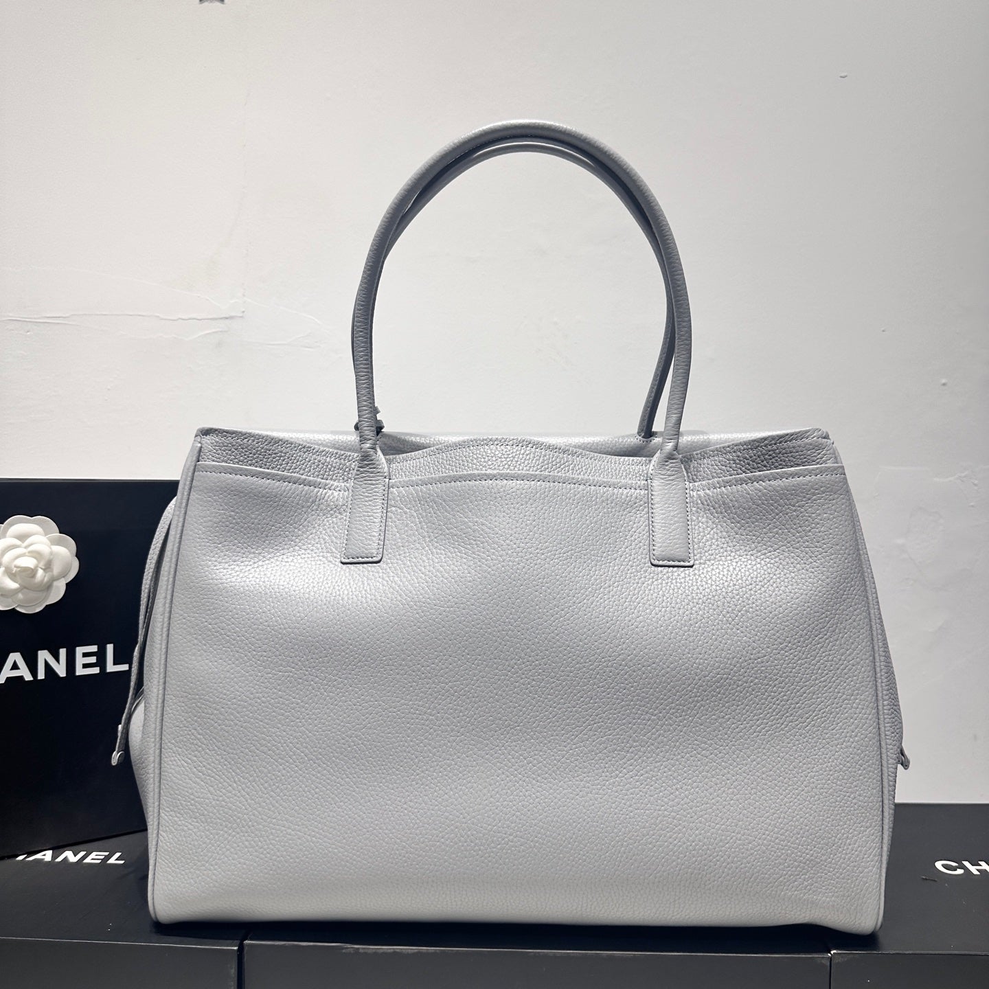 Chanel 2026 Large Shopping Bag 43cm Light Grey Grained Calfskin 363705