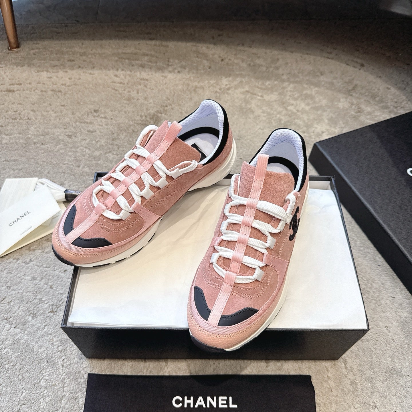 CC 26s Sneaker Light Peach Suede 647436