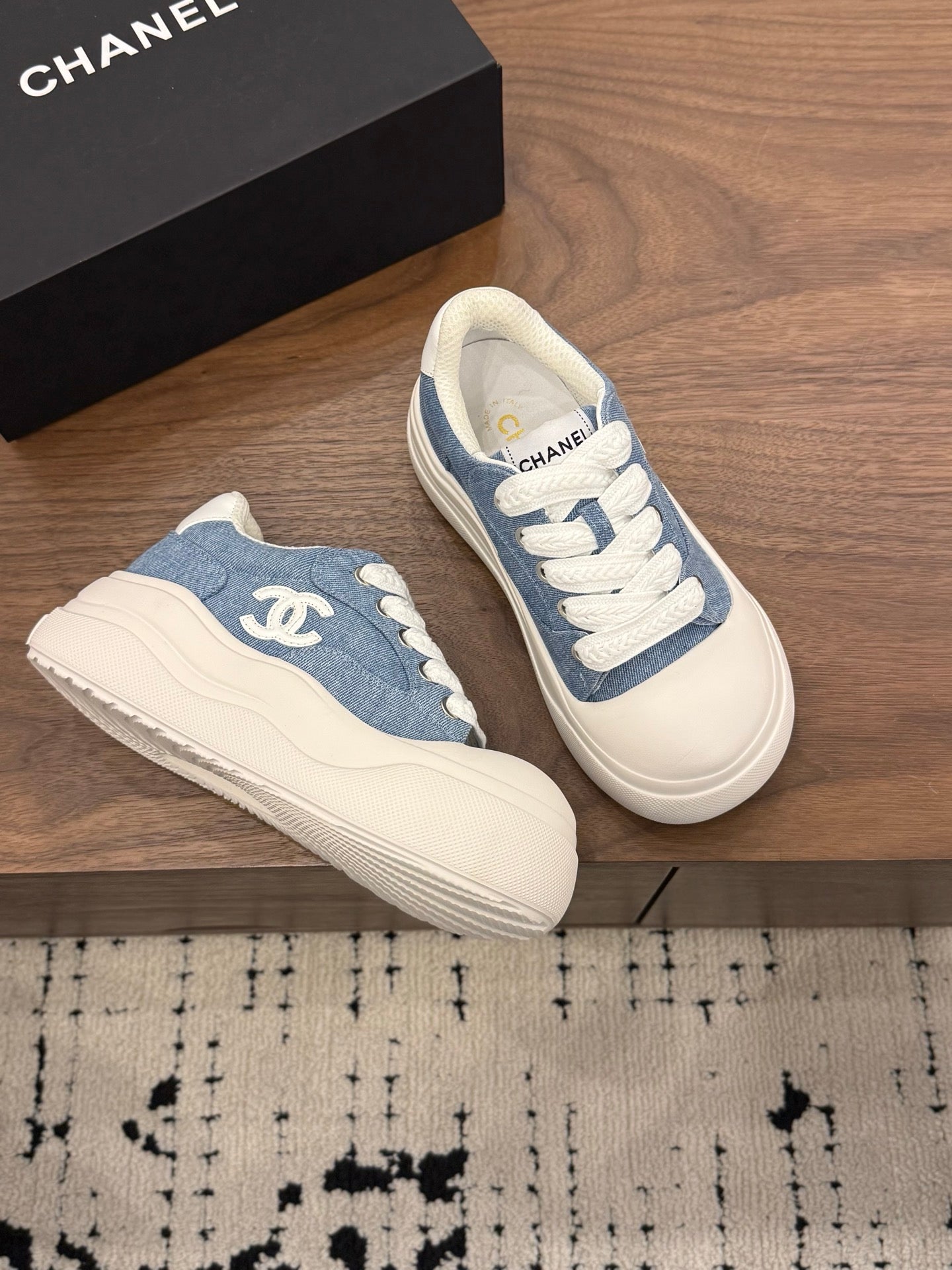 CC 26s Casual Sneaker Blue White Canvas Leather 183591