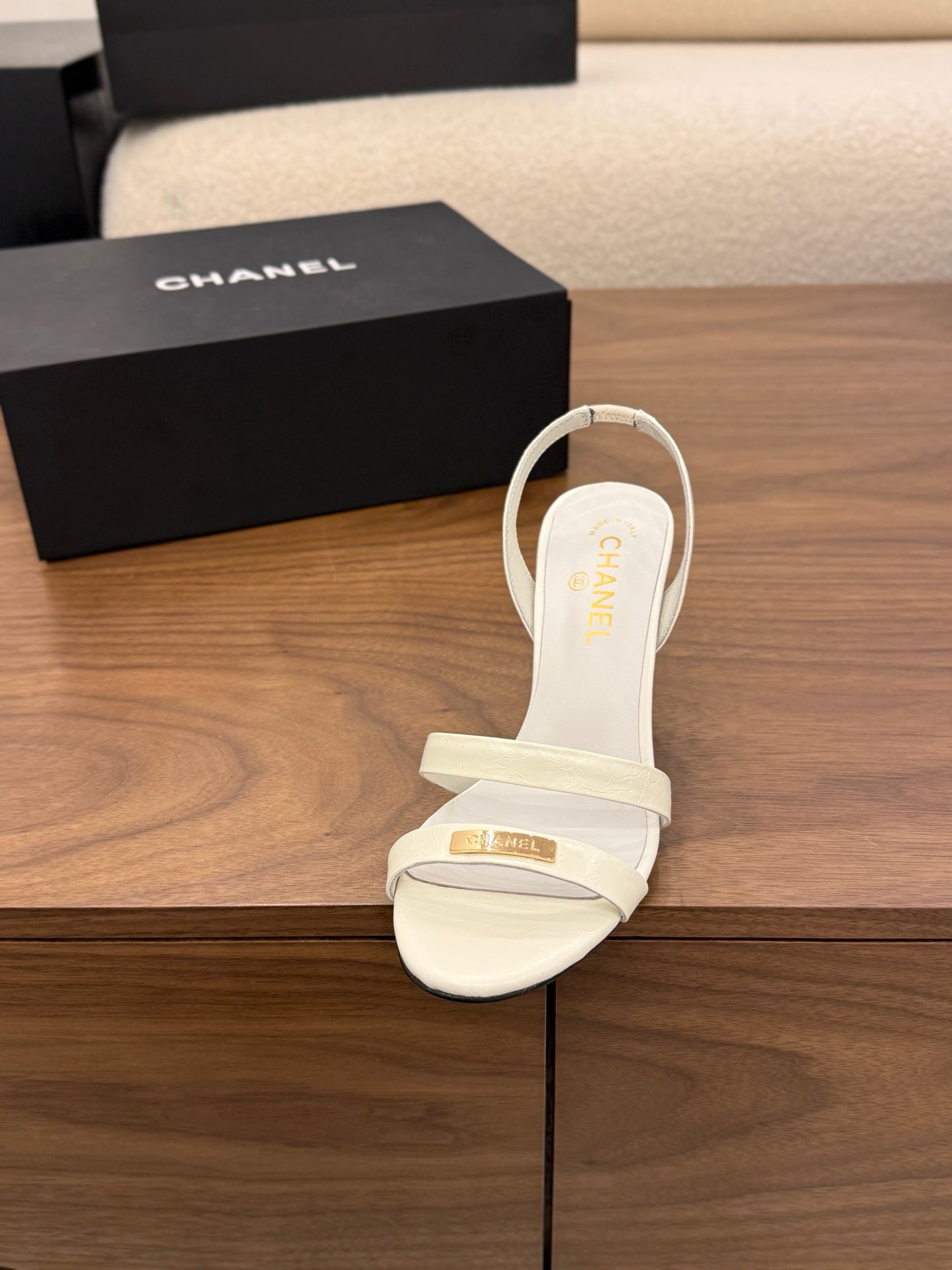 CC 26s Sandals 80 White Sheepskin 183528
