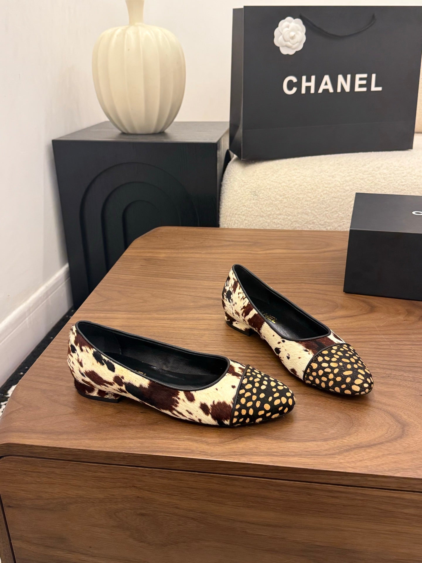 Chanel 2026 Ballet Flat Black White Brown Horsehair Calfskin 686503